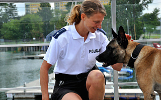 Psy policyjne  szkolone do poszukiwania ludzkich zwłok dostały specjalne obroże nawigacyjne
